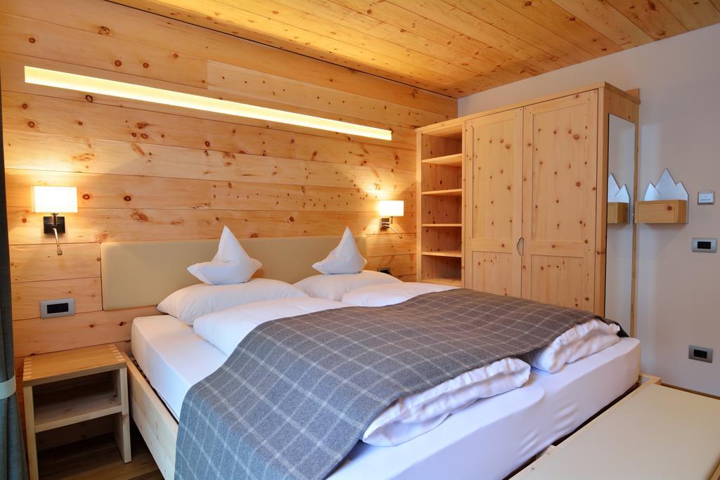 Chalet Elisabeth Dolomites Alpin & Charme Ξενοδοχείο Σέλβα ντι Βαλ Γκαρντένα Δωμάτιο φωτογραφία